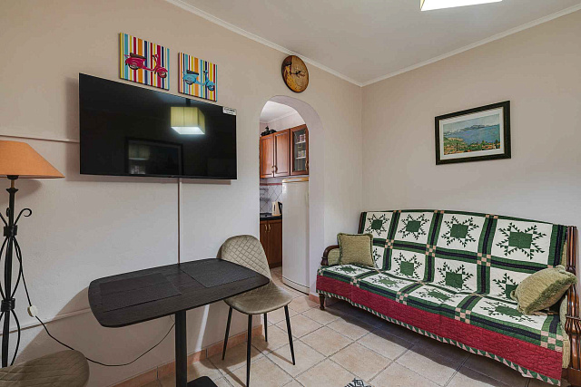 Three-Bedroom Ground-Floor Apartment with Private Entrance and Sea View — photo 30
